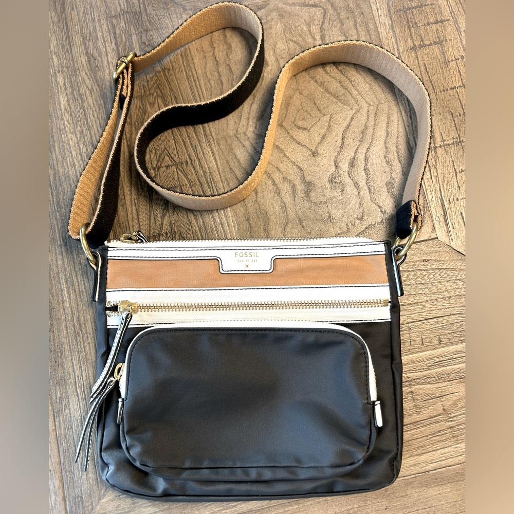 FOSSIL CROSS BODY BAG Black/Tan/White Zip Pockets Adjustable Strap Like New!